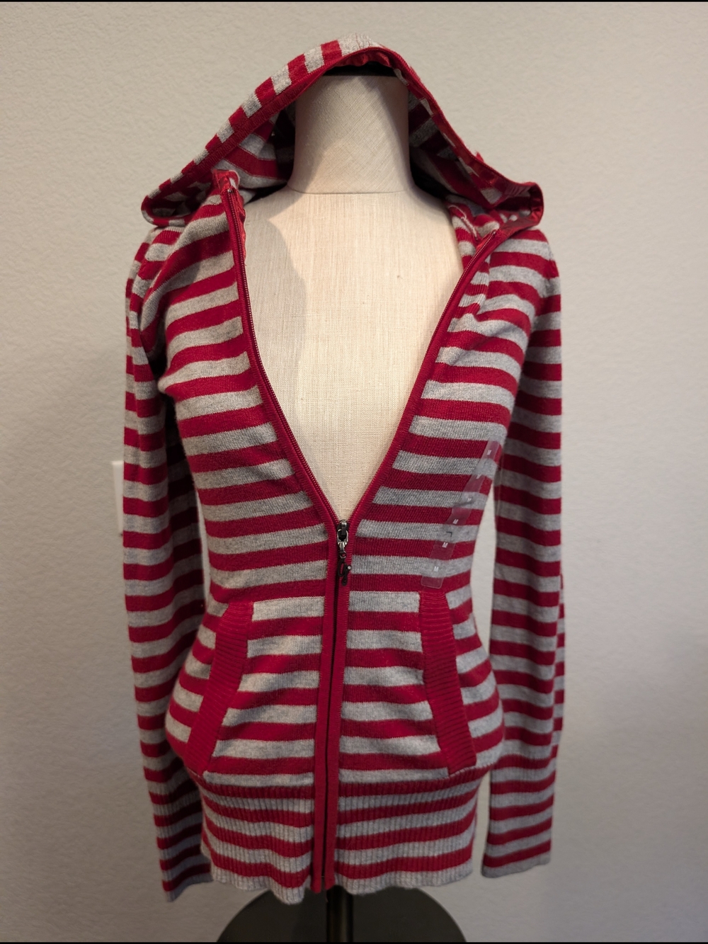 NWT Guess Women's Sz M Striped Hooded V-Neck Sweater - Red and Gray